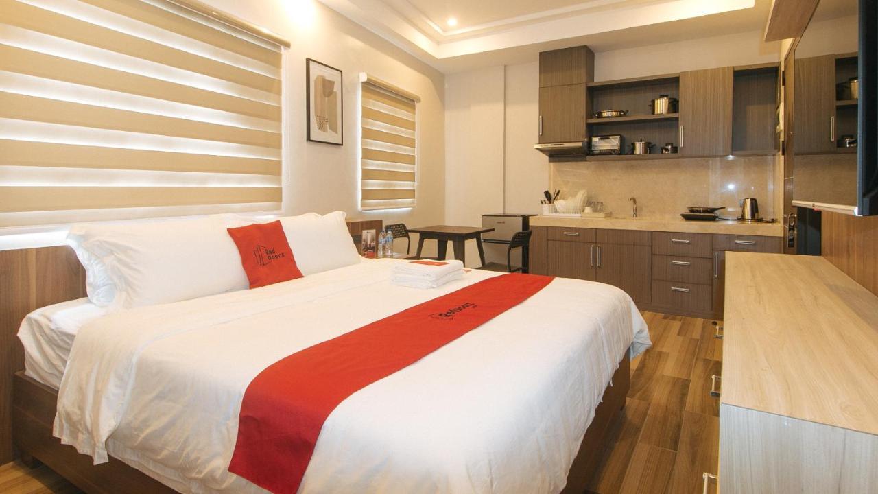 Reddoorz Plus @ Bez Tower And Residences San Juan San Juan  Exterior foto